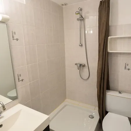 Maison 6 Personnes A 300m De La * Vias